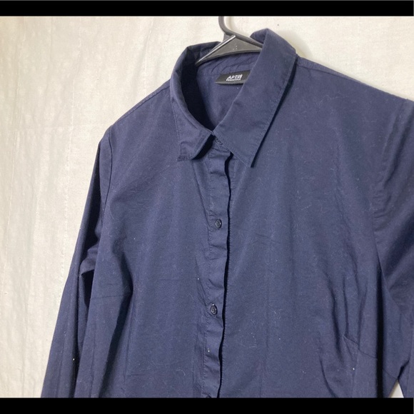 Basic navy blouse - Picture 2 of 4